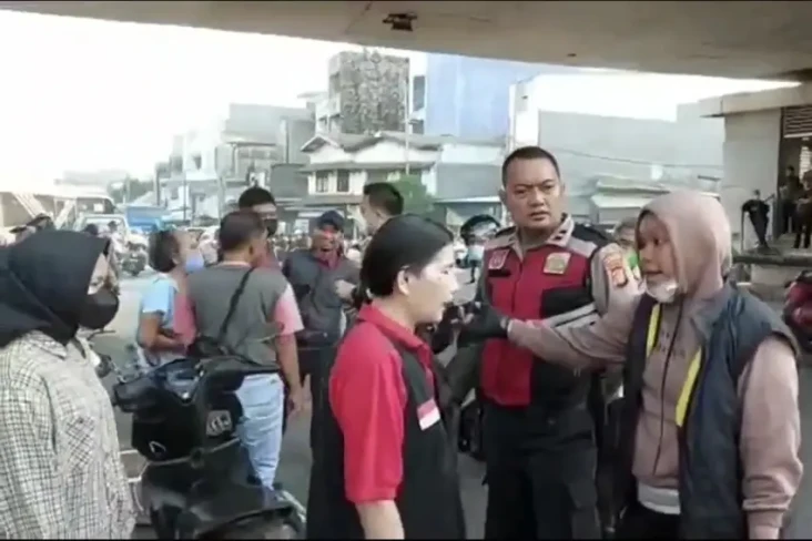 Mengamuk Ditegur Melawan...