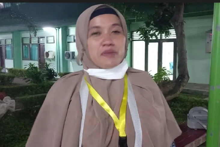 12 Tahun Menabung, Guru...