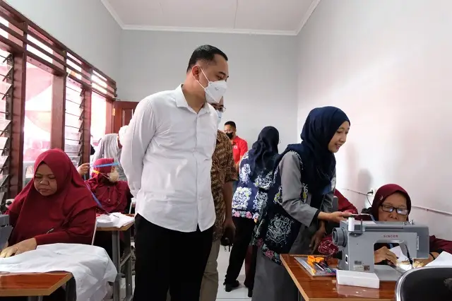 Entaskan Warga Kota...