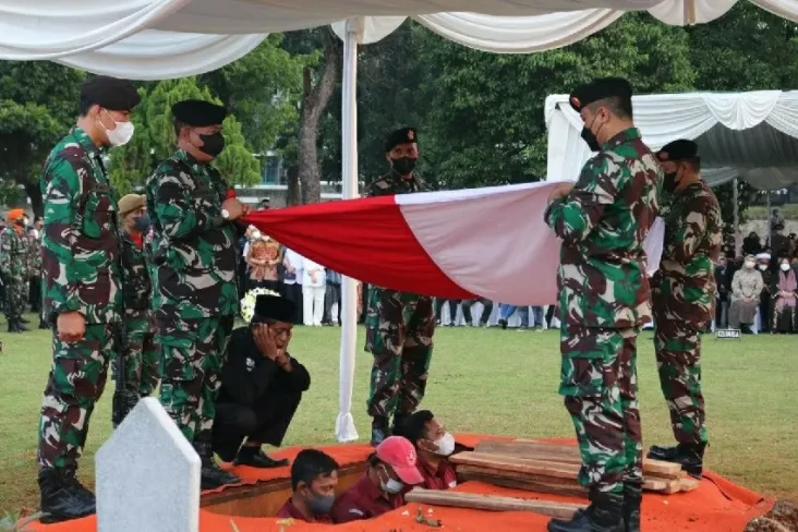 Lagu Gugur Bunga Iringi...