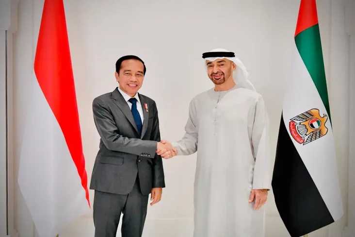 Presiden Jokowi Bertemu...