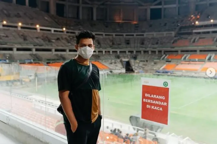 Profil Mikail Azizi...