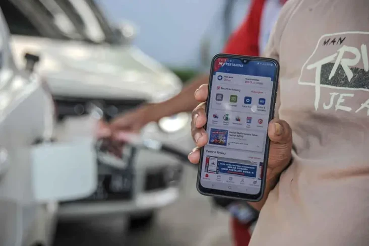 Beli Pertalite dan Solar...