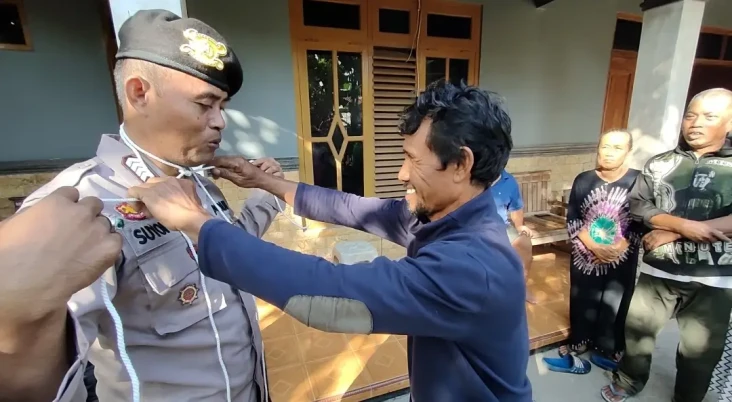 Cerita Bripka Suyono,...