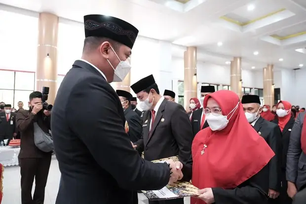 Lantik 23 Pejabat Baru,...