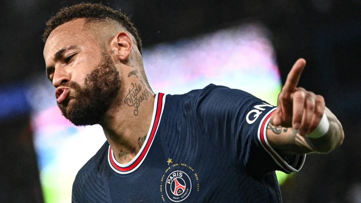 Neymar Tak Laku Dijual,...