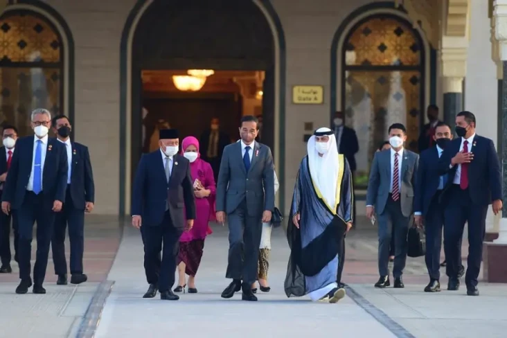 Dari Abu Dhabi, Jokowi...
