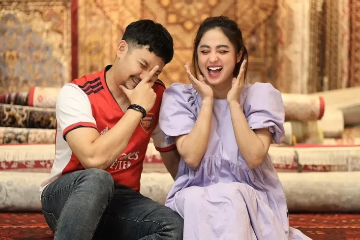 Dewi Perssik Blak-blakan...