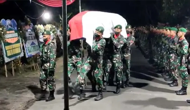 Hujan Tangis Iringi...