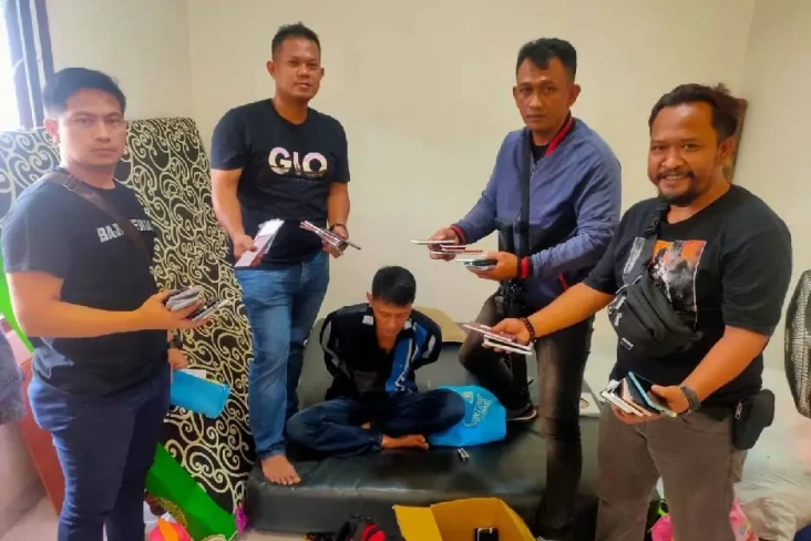 Penampakan Perampok...