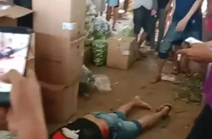 Pedagang di Pasar Induk...