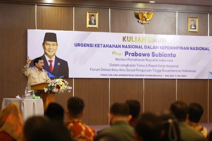 Di Hadapan Dekan dan...