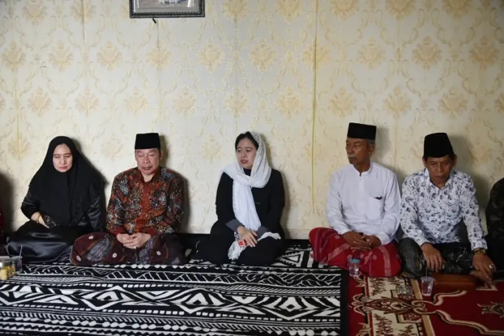 Kunjungi Ponpes Buntet,...