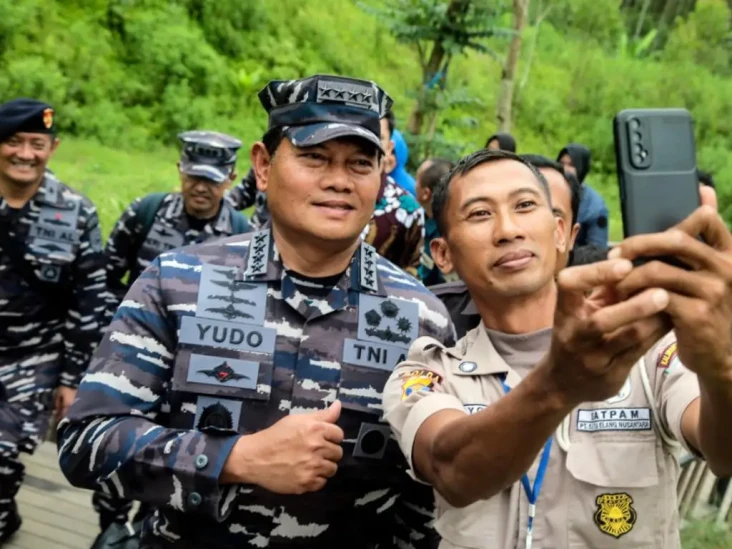 Cerita Bahagia Satpam...