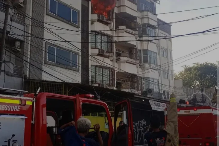 Ruko Terbakar di Gambir...