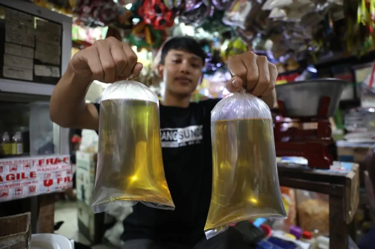 Minyak Goreng Curah...