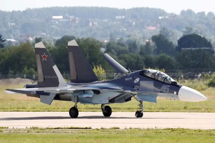 Spesifikasi Su-30, Jet...