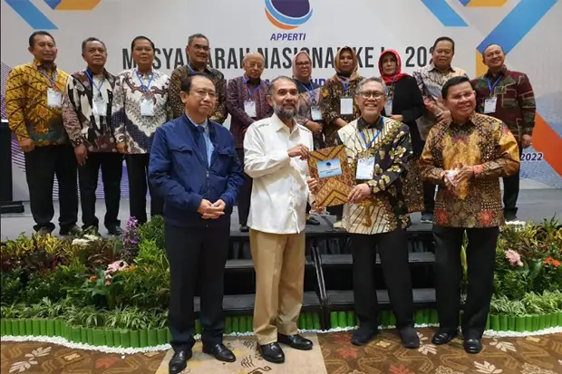 Pembina Yayasan UMI...