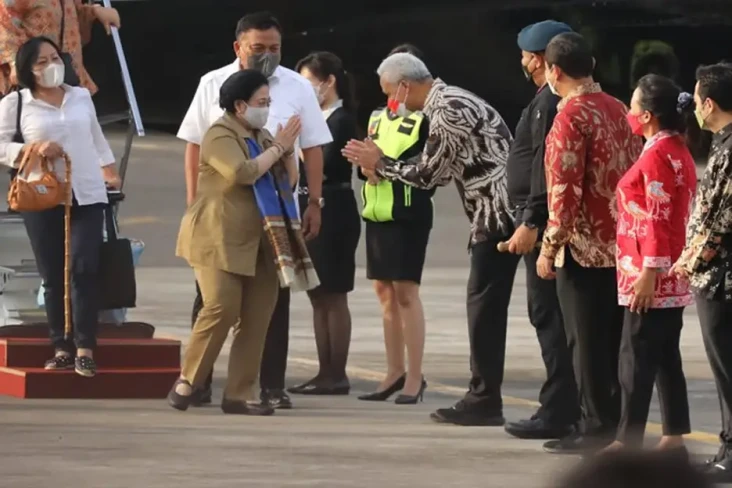 Ganjar Sambut Langsung...