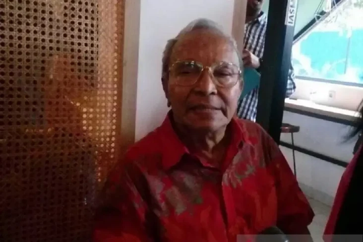 Penyanyi Senior Bob...