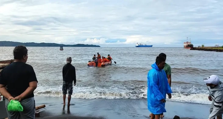 Loncat ke Dermaga Gegara...