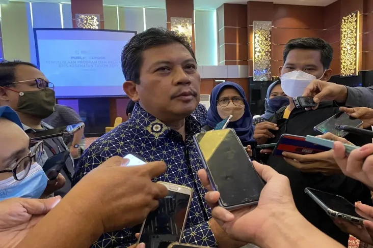 Dirut BPJS: Beli Rokok...
