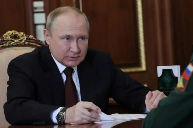 Rebut Lysychansk dari...