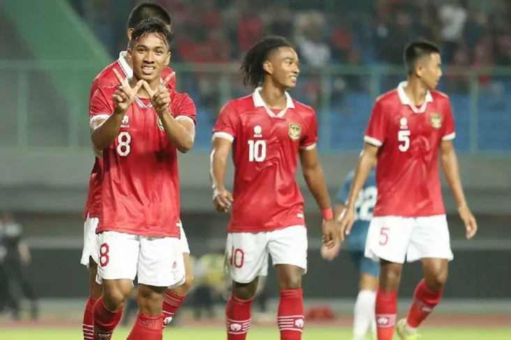 Prediksi Susunan Pemain...