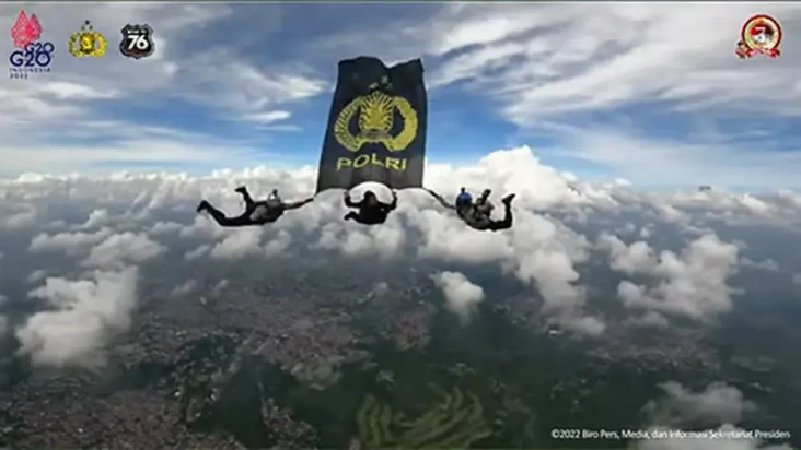 Sinergi TNI-Polri di...