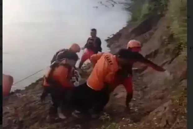 Warga Tenggelam di Sungai...