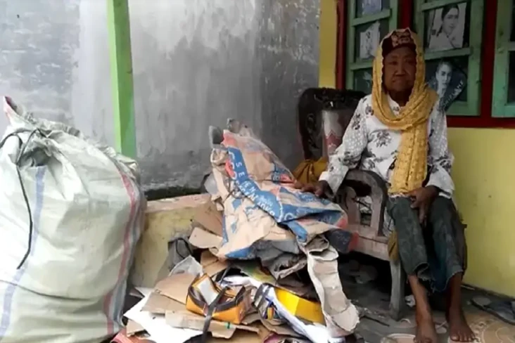 Kisah Mbah Jumiah Pemulung...