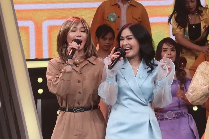 Dua Diva Dangdut, Sibuk...