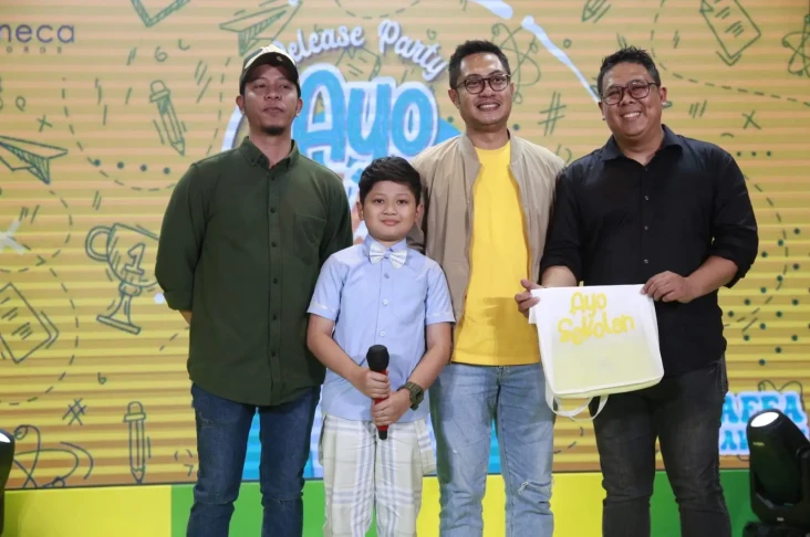 Rilis Single Kedua,...