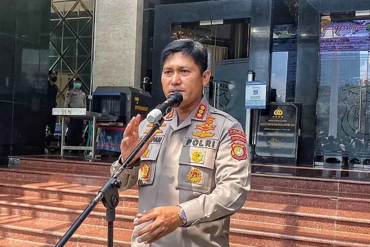 Sopir Truk Diikat dan...