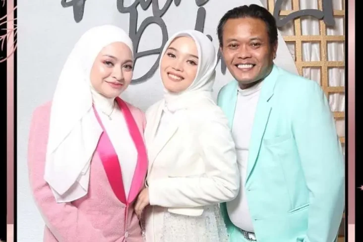 Putri Delina Banjir...