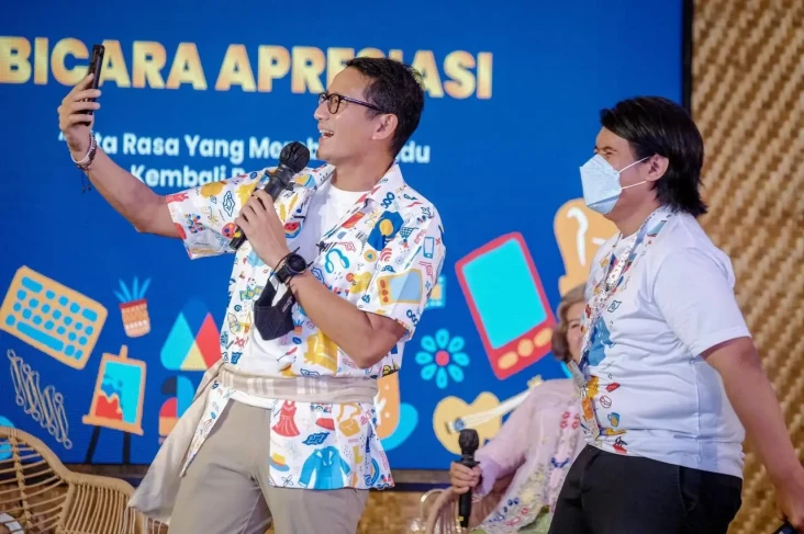 Hadiri AKI 2022 di Sumbar,...