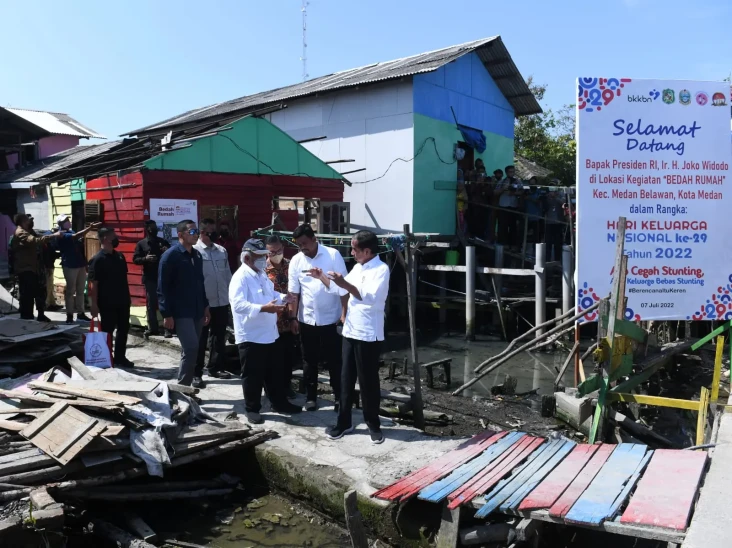 Tinjau Kawasan Rumah...