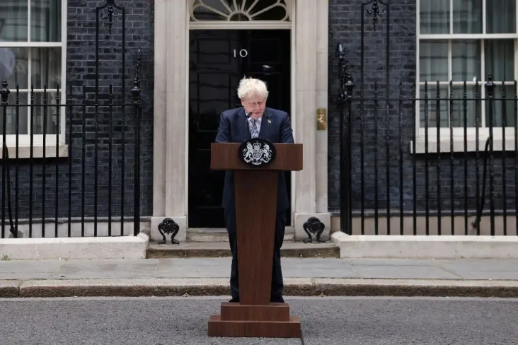 Boris Johnson Lengser,...