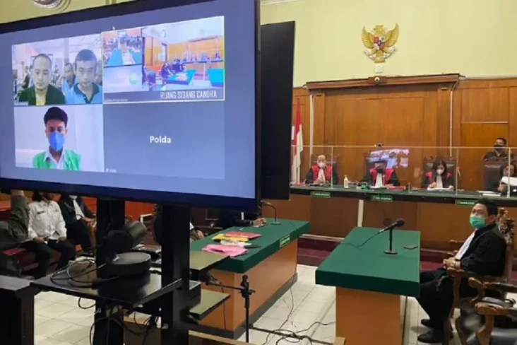 Tok! Pengadilan Negeri...
