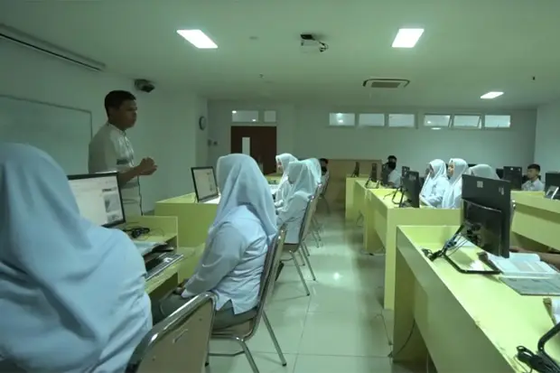 105 Siswa Sekolah Islam...