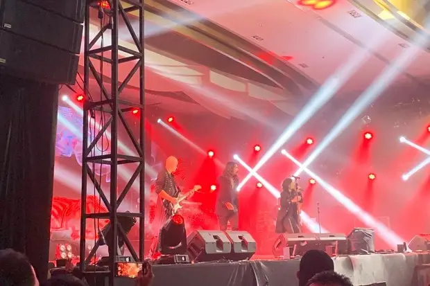 Konser 30 Tahun Dewa...