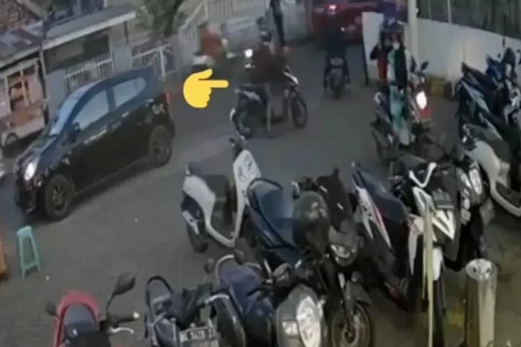 Viral! Sepasang Kekasih...