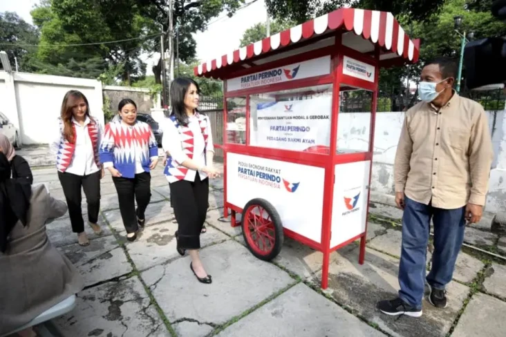 Bantuan Gerobak Partai...