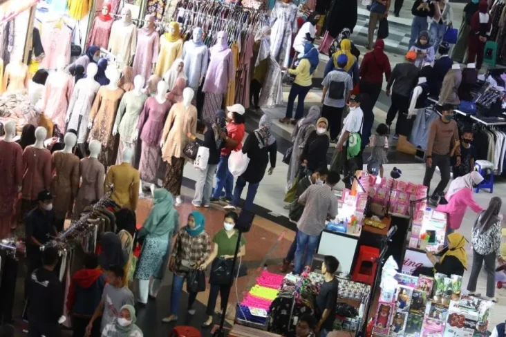 Masuk Tengah Tahun,...