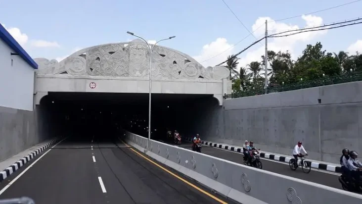 Bukan dari Pajak, Proyek...