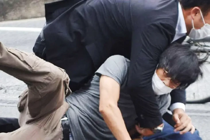 Tembak Mati Shinzo Abe,...