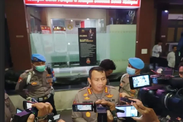 Mas Bechi, Anak Kiai...