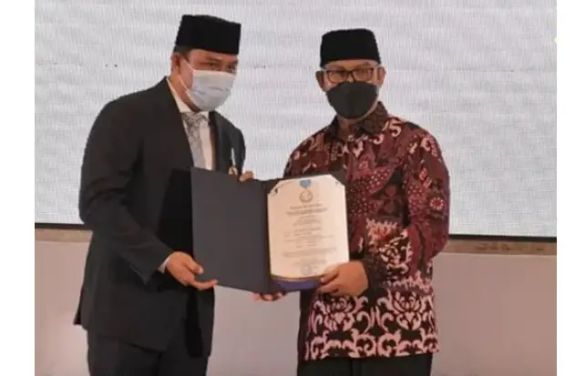 Bupati Lamandau Hendra...