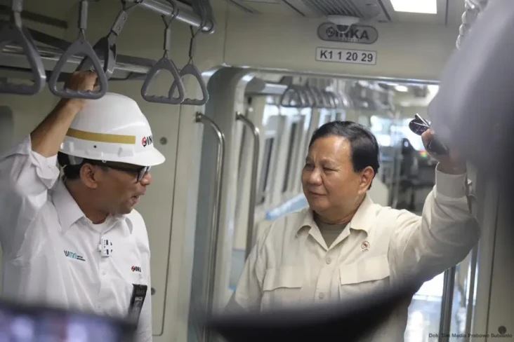 Kunjungi PT INKA, Prabowo...