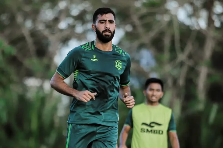 PSS Sleman vs Borneo...